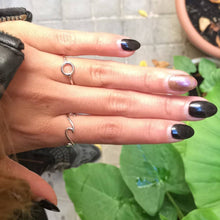 Cargar imagen en el visor de la galería, Anillo hoop