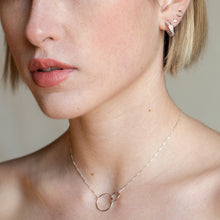 Cargar imagen en el visor de la galería, Collar doble aro pequeño